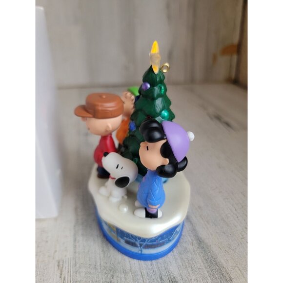 Hallmark Merry Christmas, Charlie Brown! Gang ornament Xmas Snoopy magic‎ - Picture 3 of 5